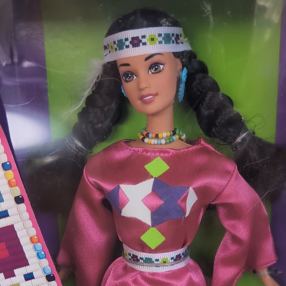 Dolls Of The World Native American Barbie 3rd Edition 1994 - Picture 3 of 7